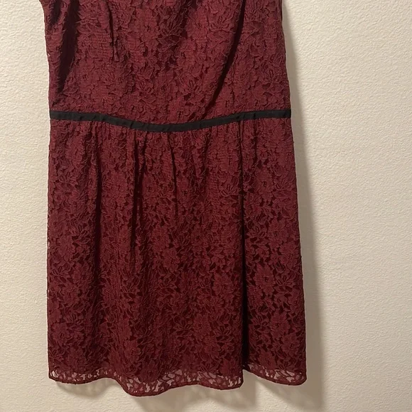 LOFT Women's Maroon Lace Dress Size 6P EUC - Picture 2 of 7